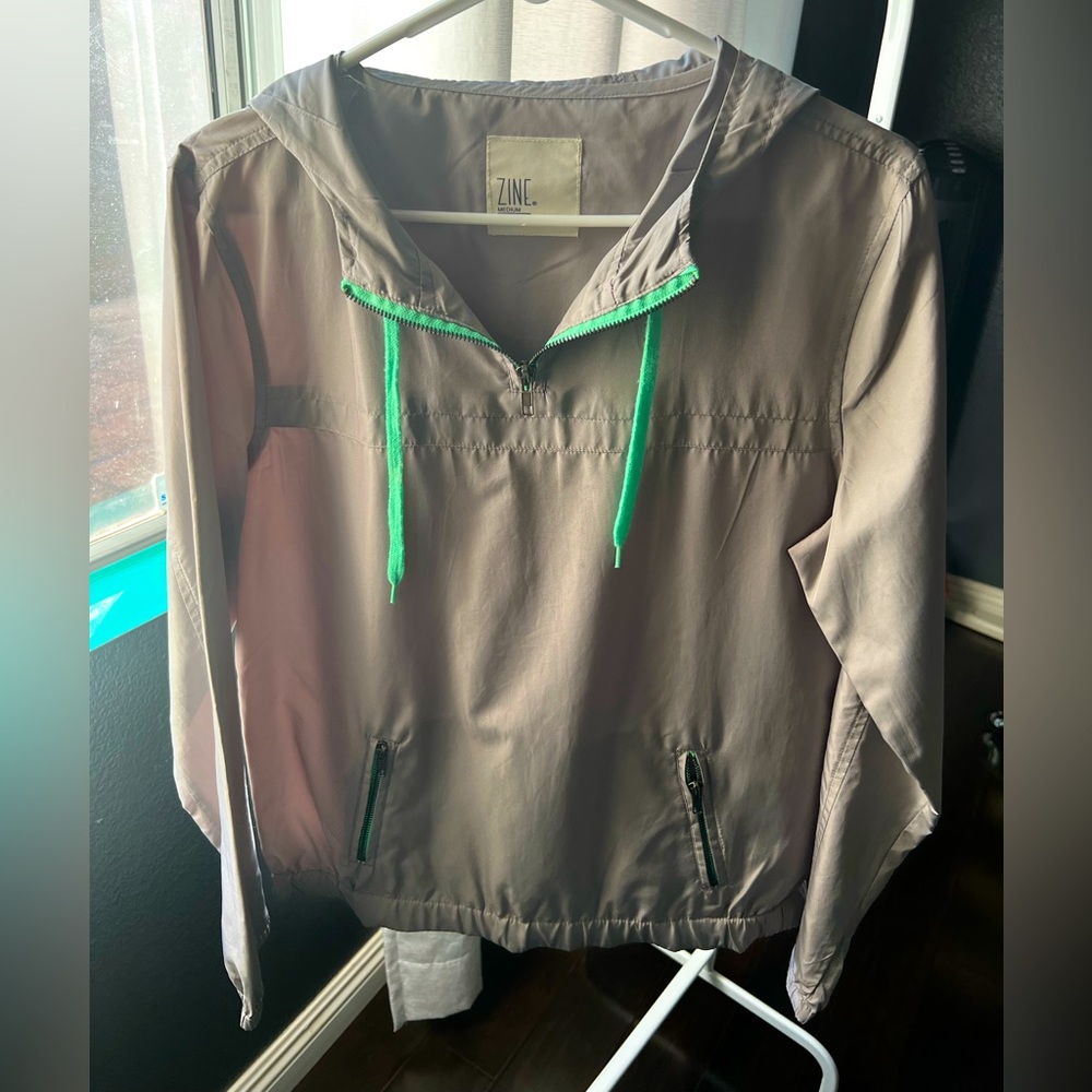 ZINE Windbreaker Medium Grey with Seafoam Green